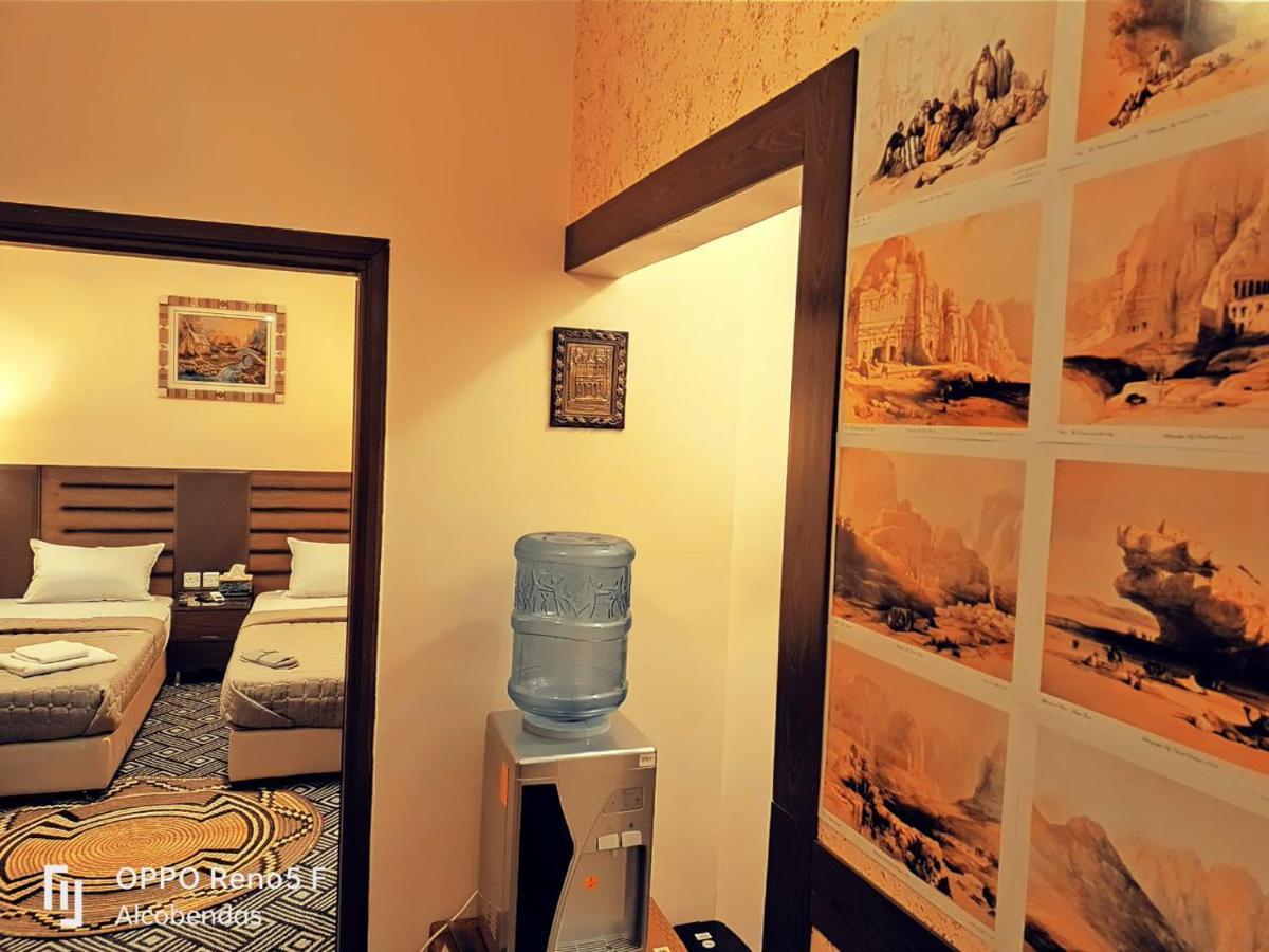 Plaza De Petra Hotel Wadi Musa Exterior photo